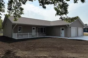 122 2nd St E, Tracy, MN 56175 - Photo 6