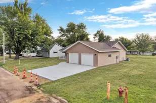 122 2nd St E, Tracy, MN 56175 - Photo 38