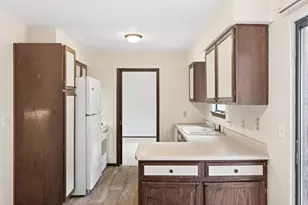 6618 Camden Dr, Brooklyn Center, MN 55430 - Photo 14