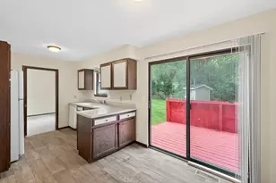 6618 Camden Dr, Brooklyn Center, MN 55430 - Photo 12