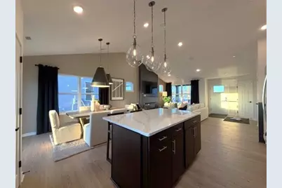 1652 Lund Way, Shakopee, MN 55379 - Photo 8