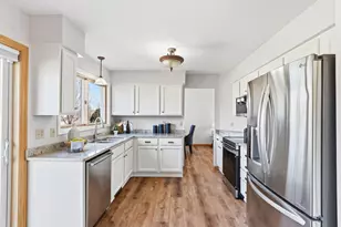 3217 Meadowbrook Pl, Woodbury, MN 55125 - Photo 12