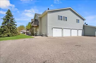 1604 Helmo Ave N, Oakdale, MN 55128 - Photo 32