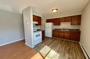 1566 Woodbridge St, Saint Paul, MN 55117 - Photo 1