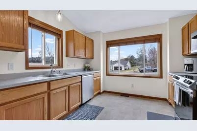 305 Arbor Hills Circle, Eau Claire, WI 54703 - Photo 6