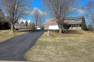 6221 Townsview Ln SE, Rochester, MN 55904 - Photo 2