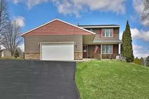 6221 Townsview Ln SE, Rochester, MN 55904 - Photo 2