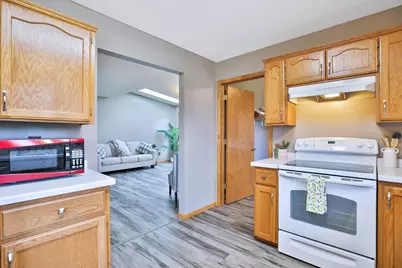 6221 Townsview Lane SE, Rochester, MN 55904 - Photo 12