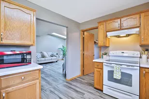 6221 Townsview Ln SE, Rochester, MN 55904 - Photo 12