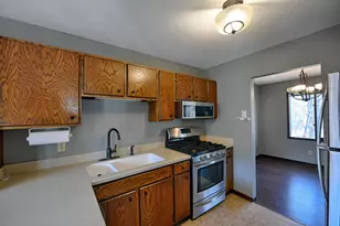 12102 Red Oak Ct S, Burnsville, MN 55337 - Photo 6