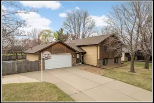 4512 102nd Ave NE, Circle Pines, MN 55014 - Photo 2