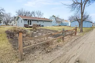 610 4th St N, Wahpeton,  58075 - Photo 44