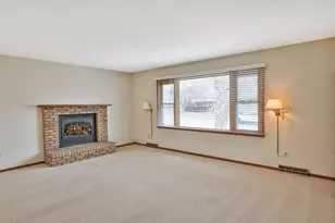 305 12th St SE, Waseca, MN 56093 - Photo 8