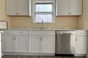 869 Lawson Ave E, Saint Paul, MN 55106 - Photo 18