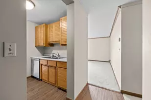 1181 Edgcumbe Rd, Saint Paul, MN 55105 - Photo 8