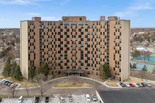 1181 Edgcumbe Rd, Saint Paul, MN 55105 - Photo 2