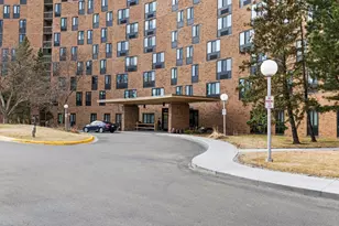 1181 Edgcumbe Rd, Saint Paul, MN 55105 - Photo 2