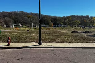 520 1st St, Jackson, MN 56143 - Photo 1