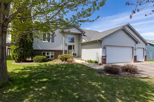 936 S Chestnut St, Belle Plaine, MN 56011 - Photo 1