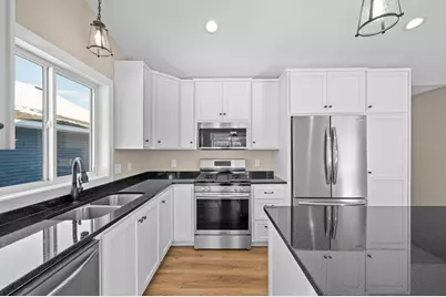 7268 Hawthorne Court, North Branch, MN 55056 - Photo 12