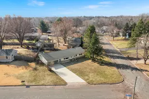 2460 E Meadow Dr, North Saint Paul, MN 55109 - Photo 66