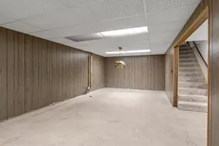 2460 E Meadow Dr, North Saint Paul, MN 55109 - Photo 34