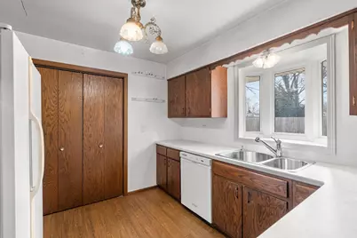 2460 E Meadow Drive, North Saint Paul, MN 55109 - Photo 12