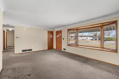 2460 E Meadow Drive, North Saint Paul, MN 55109 - Photo 4