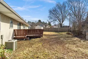 2460 E Meadow Dr, North Saint Paul, MN 55109 - Photo 52