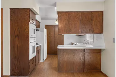 2460 E Meadow Drive, North Saint Paul, MN 55109 - Photo 10