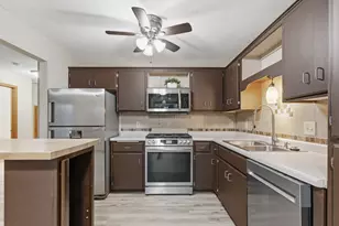 3230 Edgerton St, Vadnais Heights, MN 55127 - Photo 4