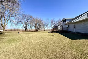33210 810th St, Brewster, MN 56119 - Photo 10