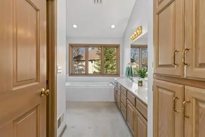 1001 Walden Court, Burnsville, MN 55337 - Photo 28