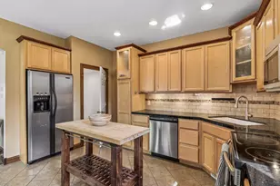 350 Maple St, Saint Paul, MN 55106 - Photo 20