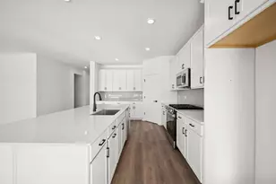 10586 Harbor Ln N, Maple Grove, MN 55369 - Photo 4