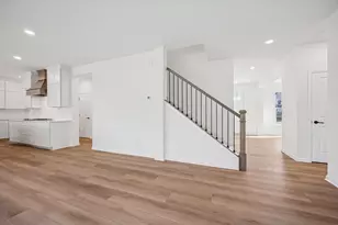 10587 Minnesota Ln N, Maple Grove, MN 55369 - Photo 4