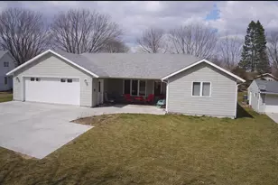 219 Main St E, Clarks Grove, MN 56016 - Photo 2
