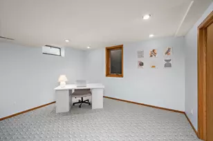 10532 Xylon Rd S, Bloomington, MN 55438 - Photo 30