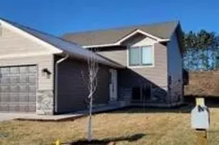 8885 Parkview Cir, Chisago City, MN 55013 - Photo 1