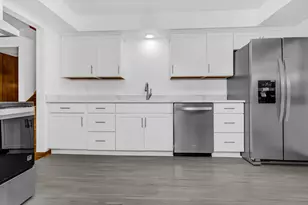 1479 Winthrop St N, Saint Paul, MN 55119 - Photo 8