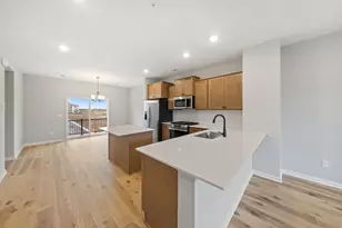 1519 Trellis Ln, West Saint Paul, MN 55118 - Photo 6