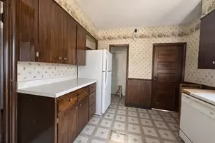 920 Elm St, Alexandria, MN 56308 - Photo 2