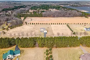 10551 Lanesboro Way, North Branch, MN 55056 - Photo 32