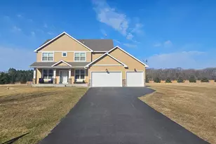 10551 Lanesboro Way, North Branch, MN 55056 - Photo 2