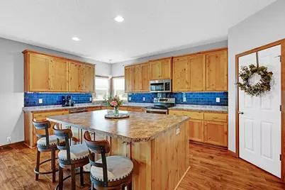 10551 Lanesboro Way, North Branch, MN 55056 - Photo 8
