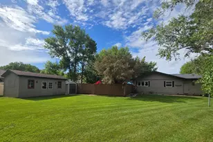 902 6th Ave SE, Pipestone, MN 56164 - Photo 34