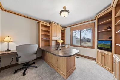 4363 Bramblewood Avenue, Vadnais Heights, MN 55127 - Photo 4