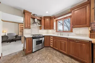 4363 Bramblewood Ave, Vadnais Heights, MN 55127 - Photo 12