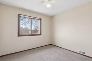 4363 Bramblewood Ave, Vadnais Heights, MN 55127 - Photo 16