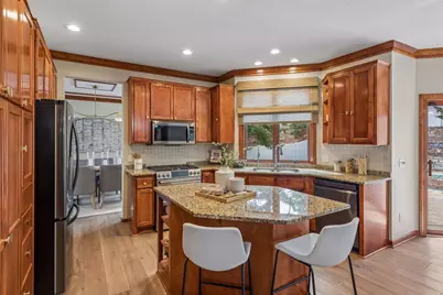 9118 Victoria Drive, Eden Prairie, MN 55347 - Photo 10